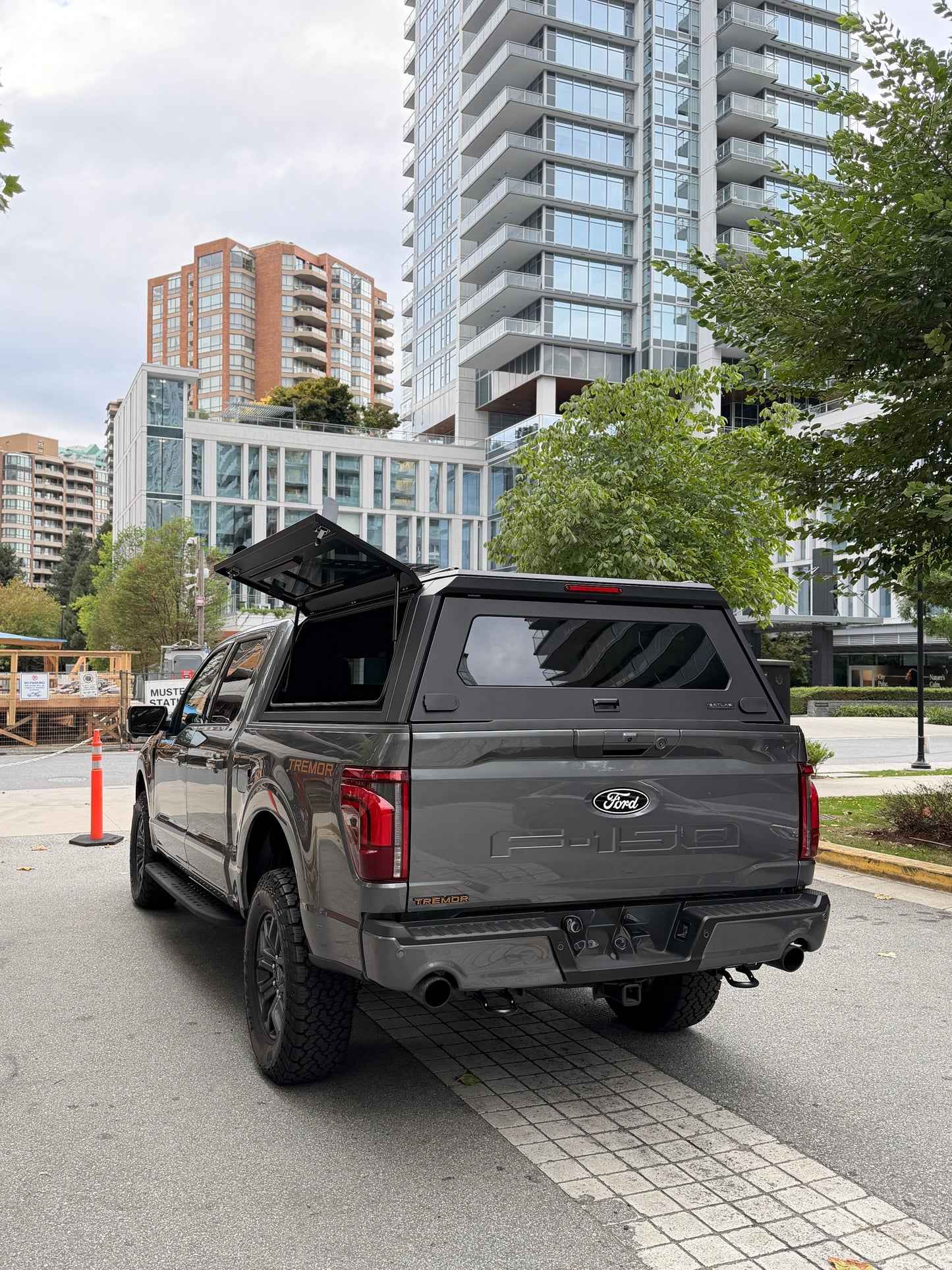 Aluminium Truck Canopy – Ford F-150 5.5ft / RAM 1500 5.7ft (2019+)